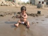 امیر درحال شن بازی در سواحل دریاچه مازندران