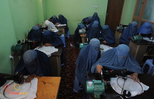 کارگاه خیاطی زنانه در افغانستان
