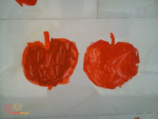 نقاشی روی دیوار سیب