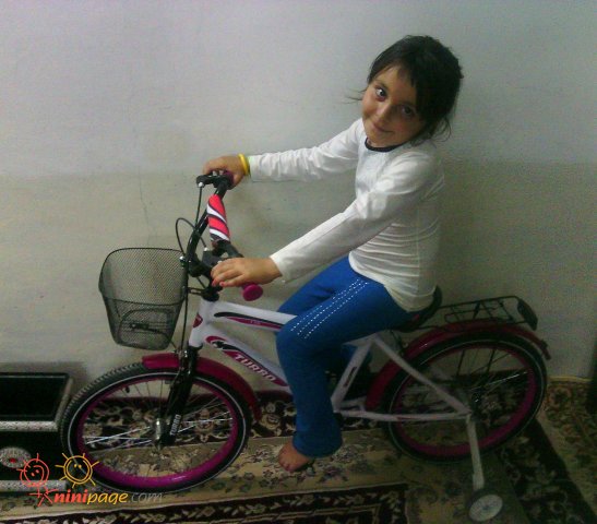 هلنا و آرزوی دوچرخه